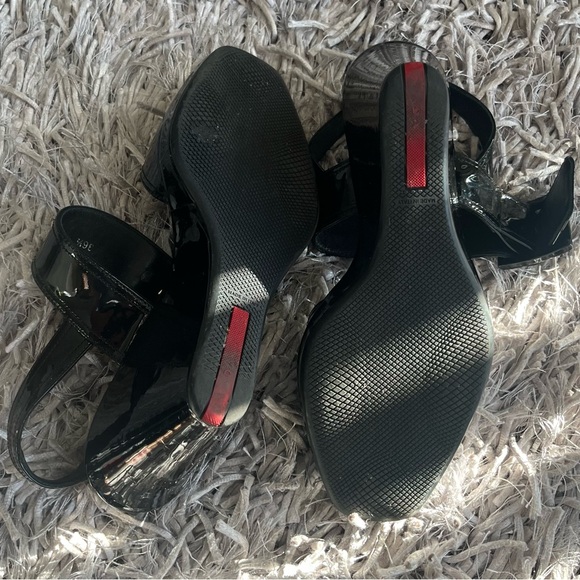 Prada sandals in gorgeous patent leather! - Picture 2 of 2